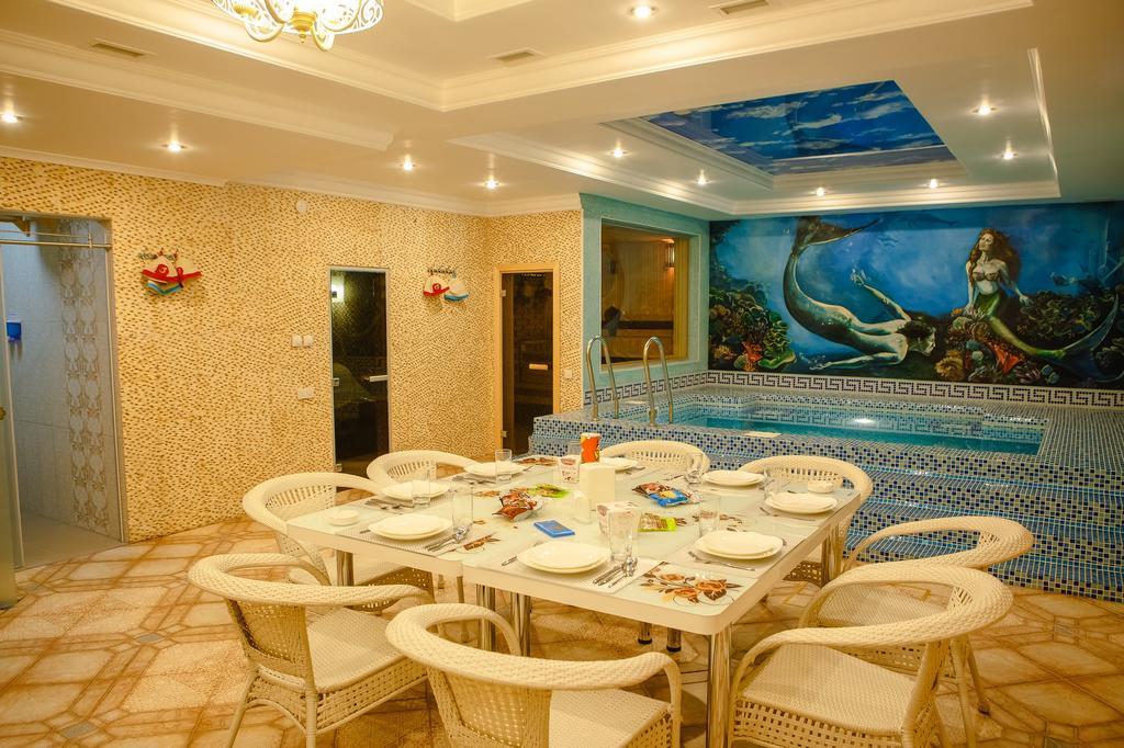 Hotel Luxury House Shymkent Esterno foto