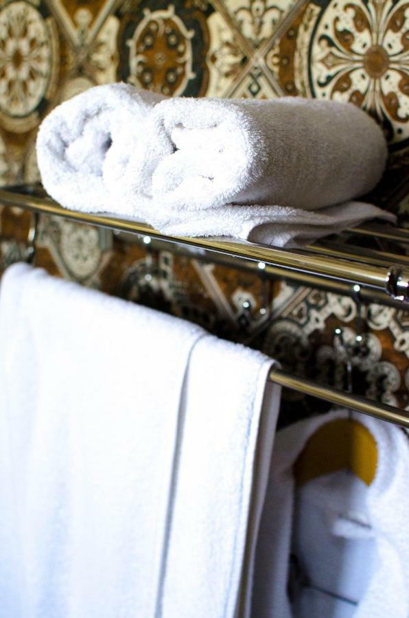 Hotel Luxury House Shymkent Esterno foto