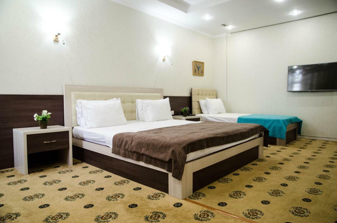 Hotel Luxury House Shymkent Esterno foto
