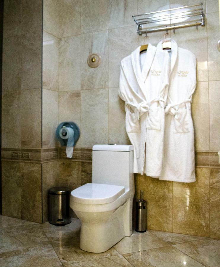 Hotel Luxury House Shymkent Esterno foto