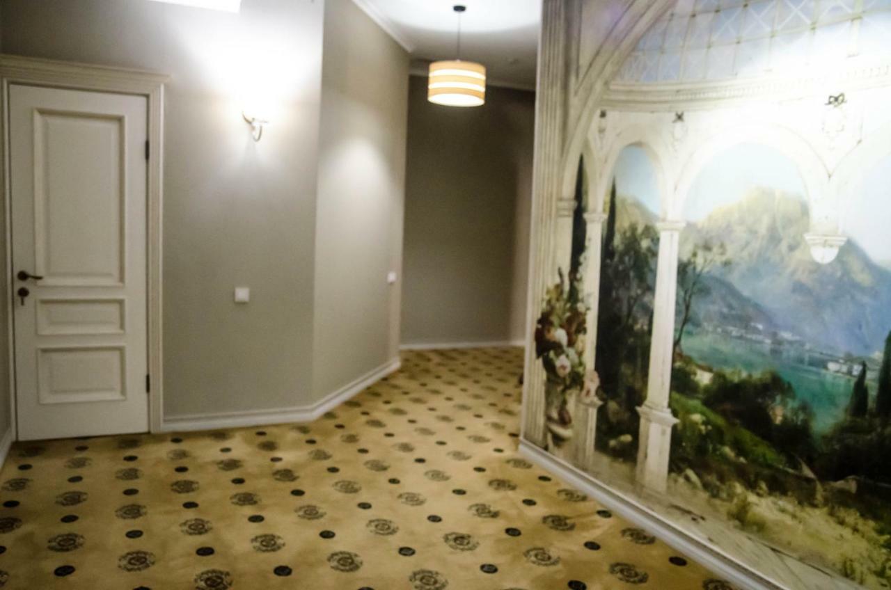 Hotel Luxury House Shymkent Esterno foto